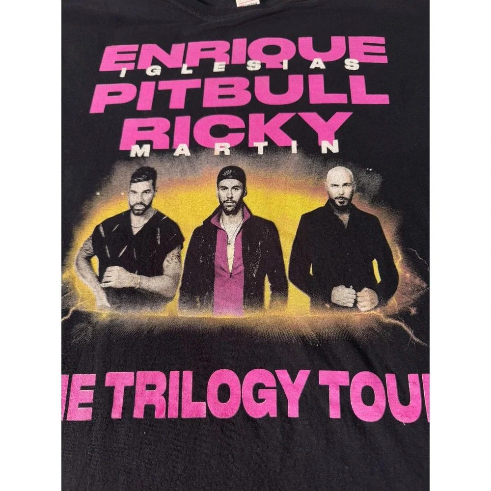 Pitbull Enrique Iglesias Ricky Martin Trilogy Tour 2023-24 Concert T-Shirt Large
